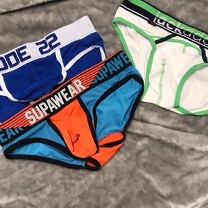 Bundle of 3 medium briefs good used condition 😀